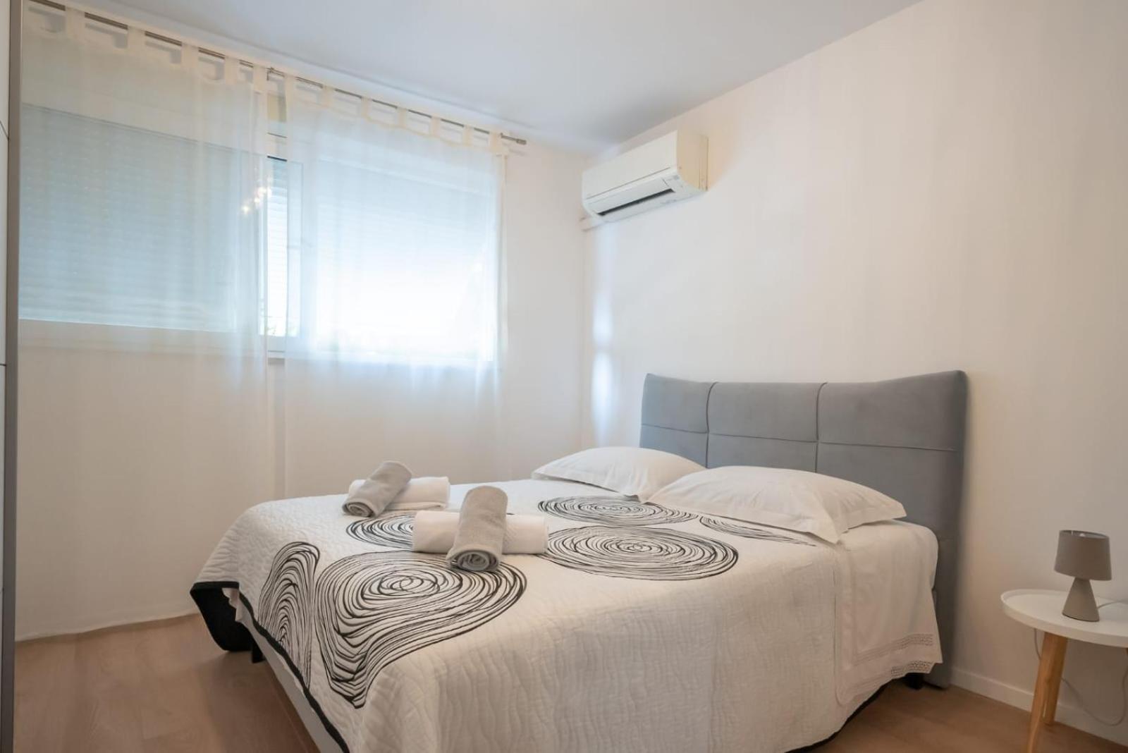 Апартаменты Apartman Mirjana Сплит Экстерьер фото